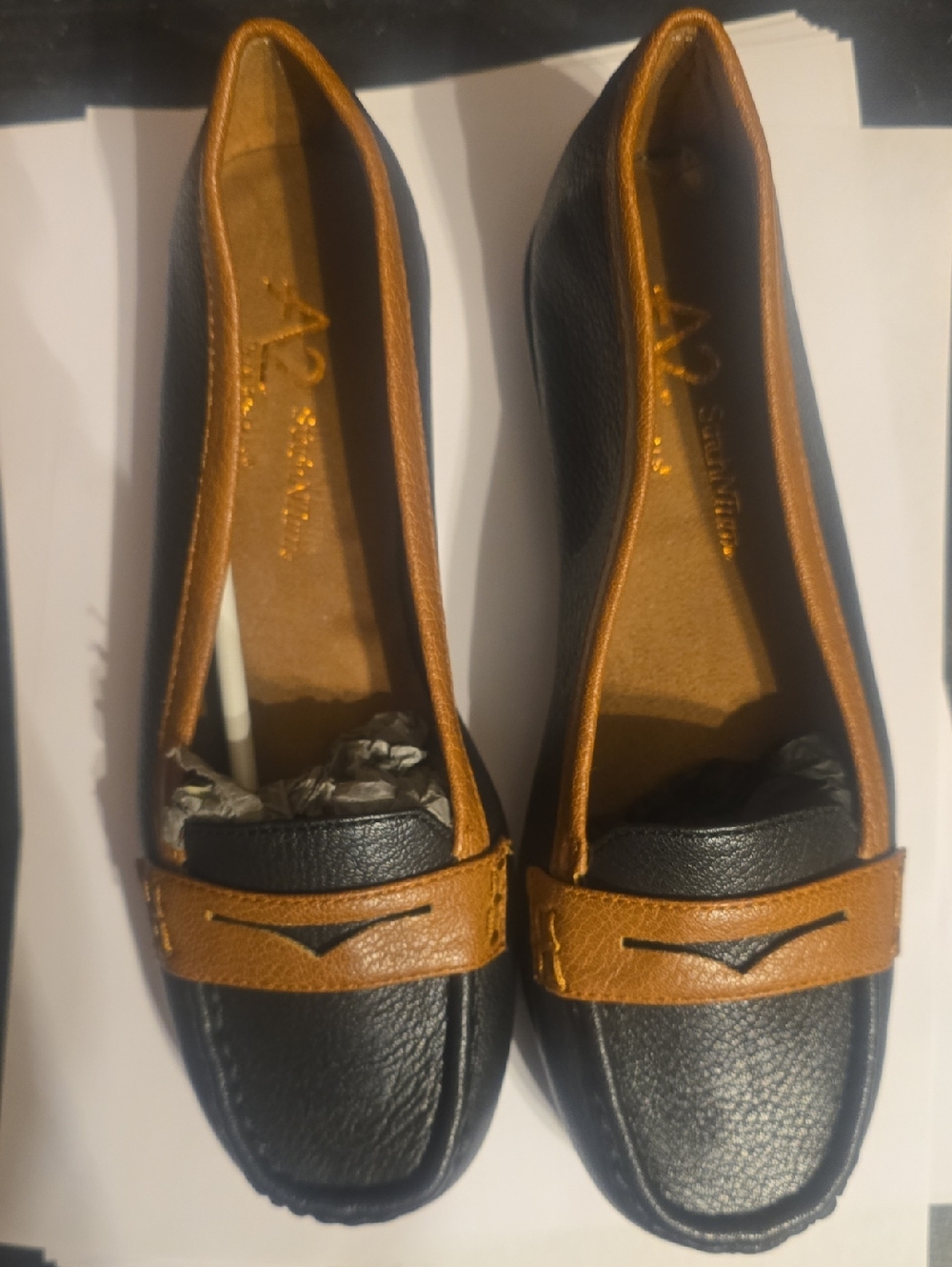 A2 By Aerosoles Tan and Gold Slip-On Detail